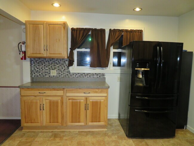 Building Photo - 2002 Cottage Ave