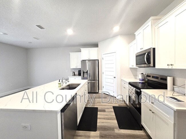 Building Photo - 4861 Sweetspire Dr