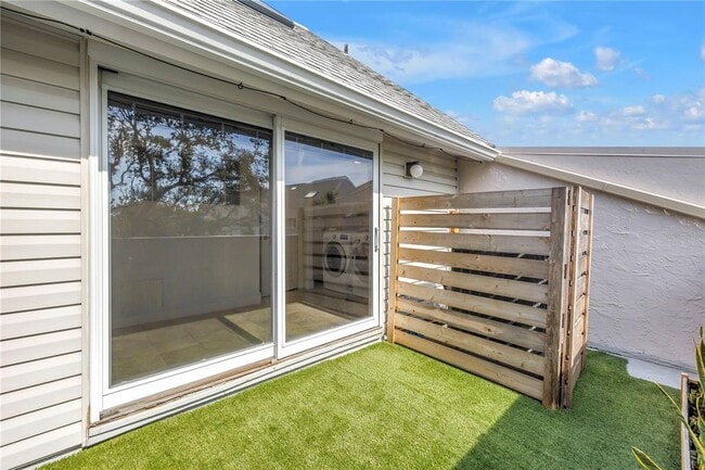 Building Photo - 1355 Pinellas Bayway S