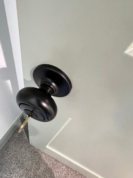 Building Photo - 420 W 18th St