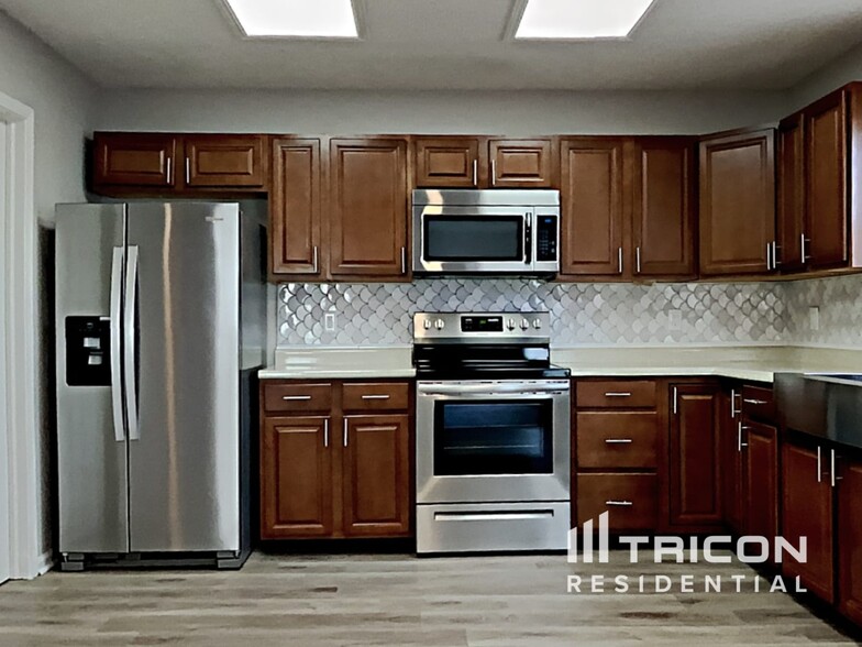 Building Photo - 3402 Carica Dr