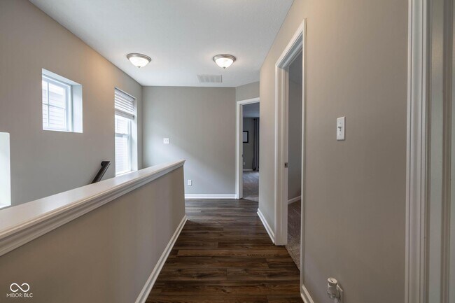 Building Photo - 270 N Warman Ave