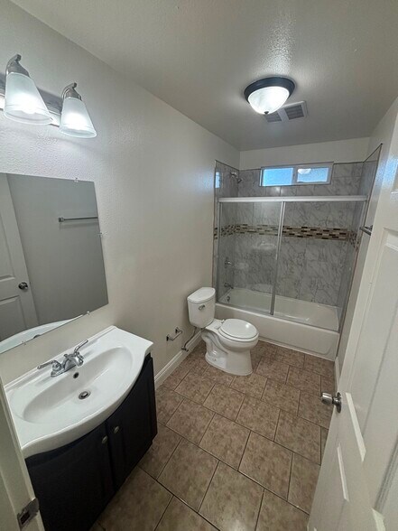 Building Photo - 8848 Orchard Ave