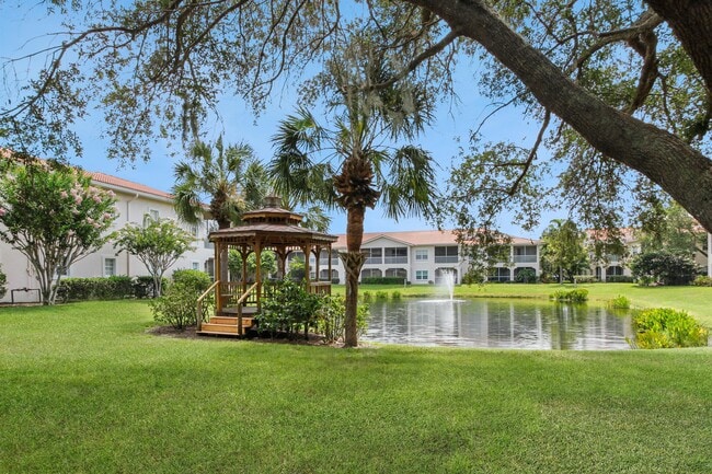 Building Photo - 4228 Central Sarasota Pkwy