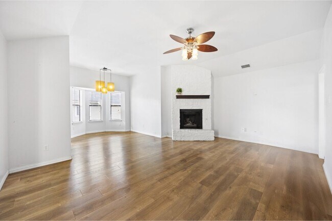 Building Photo - 2209 Stirrup Dr