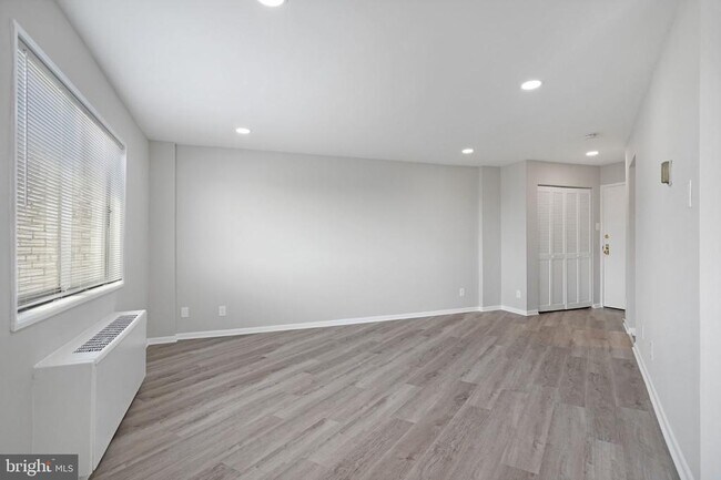 Building Photo - 5340 Holmes Run Pkwy
