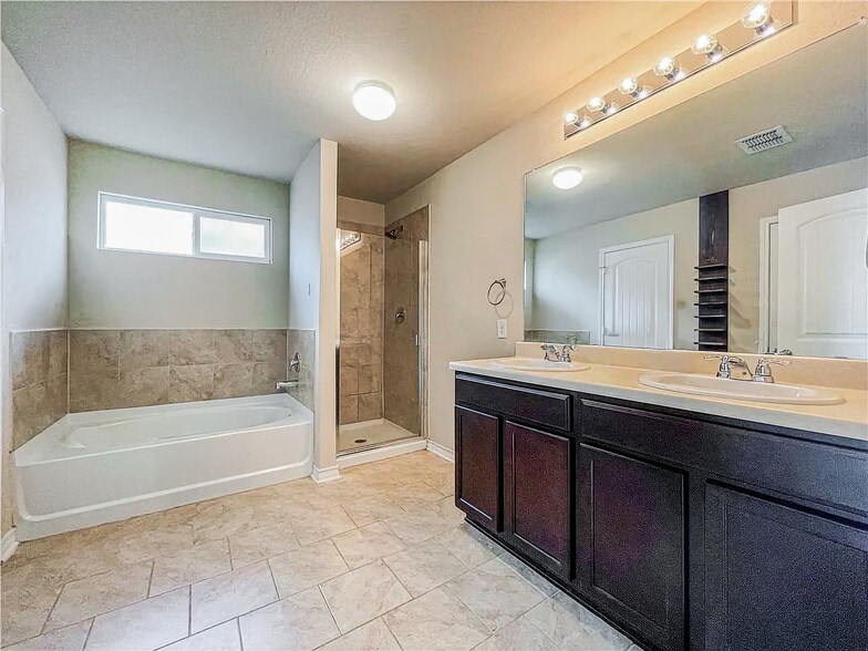 Building Photo - 7410 Rigel Chase