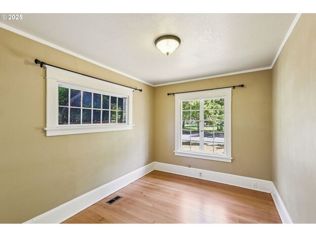 Building Photo - 5325 SW Watson Ave