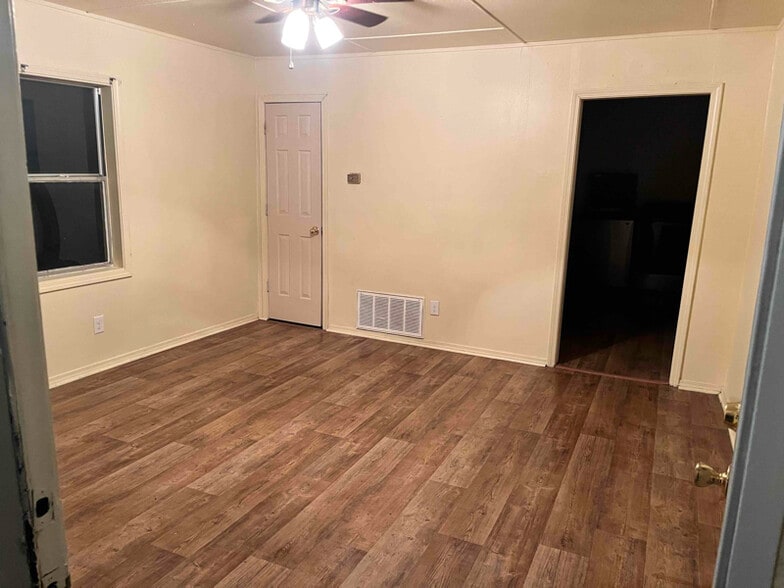 Building Photo - 236 S Oklahoma Ave