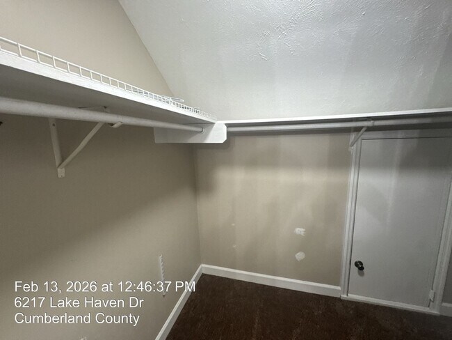 Building Photo - 6217 Lakehaven Dr