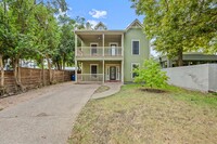 Building Photo - 607 W Live Oak St