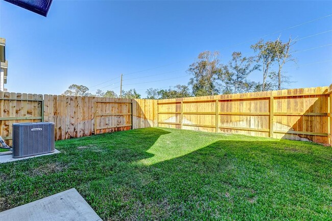 Building Photo - 21555 Carosella Dr