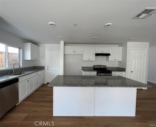 Building Photo - 5528 Soriano Wy