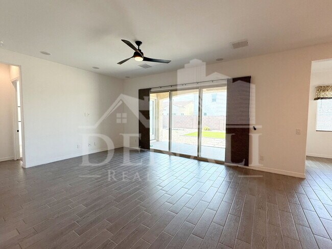 Building Photo - 5214 W Thresher Way