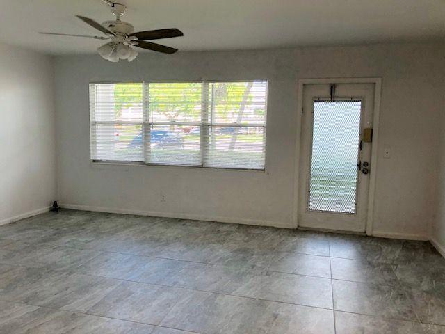 Building Photo - 1067 Cornwall D