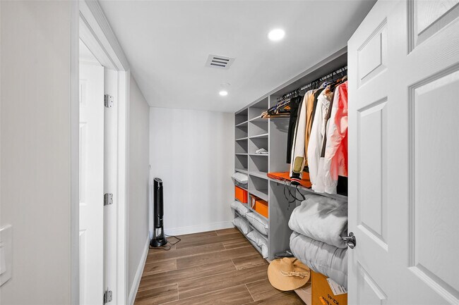 Building Photo - 19667 Turnberry Way