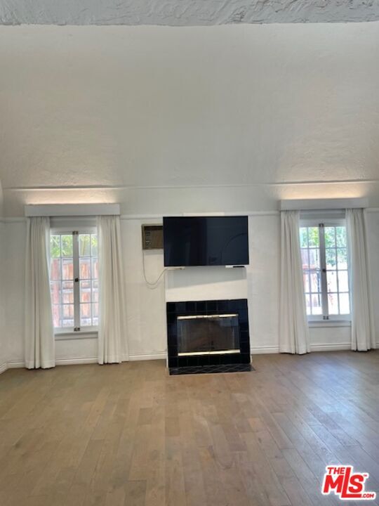 Building Photo - 459 S Holt Ave