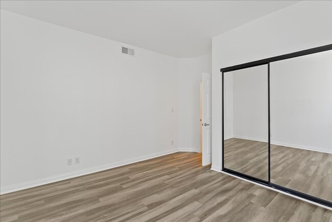 Building Photo - 4741 Radford Ave