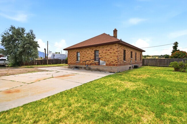 Building Photo - 1718 W 3300 S