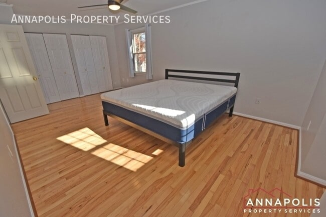 Building Photo - 1011 Hyde Park Dr