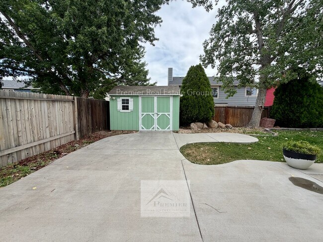 Building Photo - 1428 Coolcrest Dr