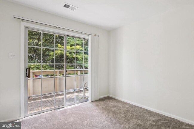 Building Photo - 2224 Springwood Dr