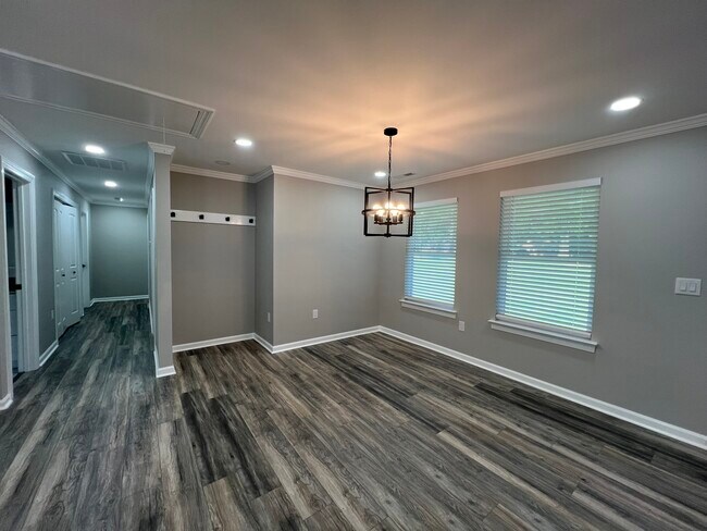 Building Photo - 11405 Cresthill Dr