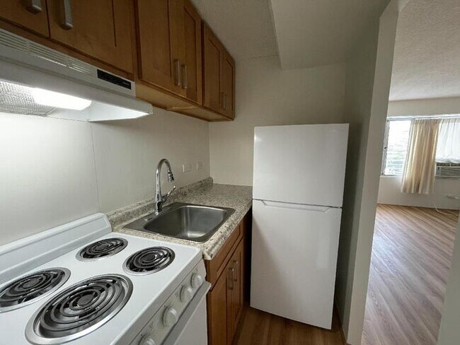 Building Photo - To register for the showing time below, note the 4 digit code: 5978 and click "APPLY NOW."(mobile...