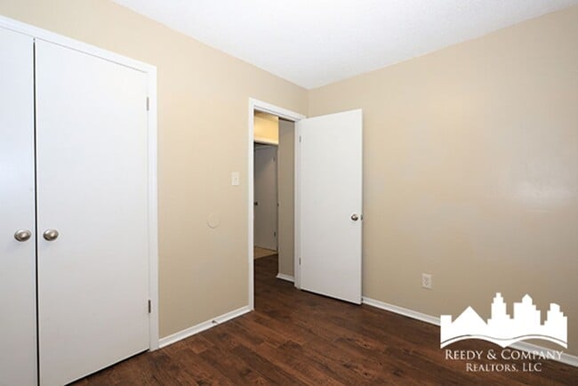 Building Photo - 5387 Cornstalk Cove