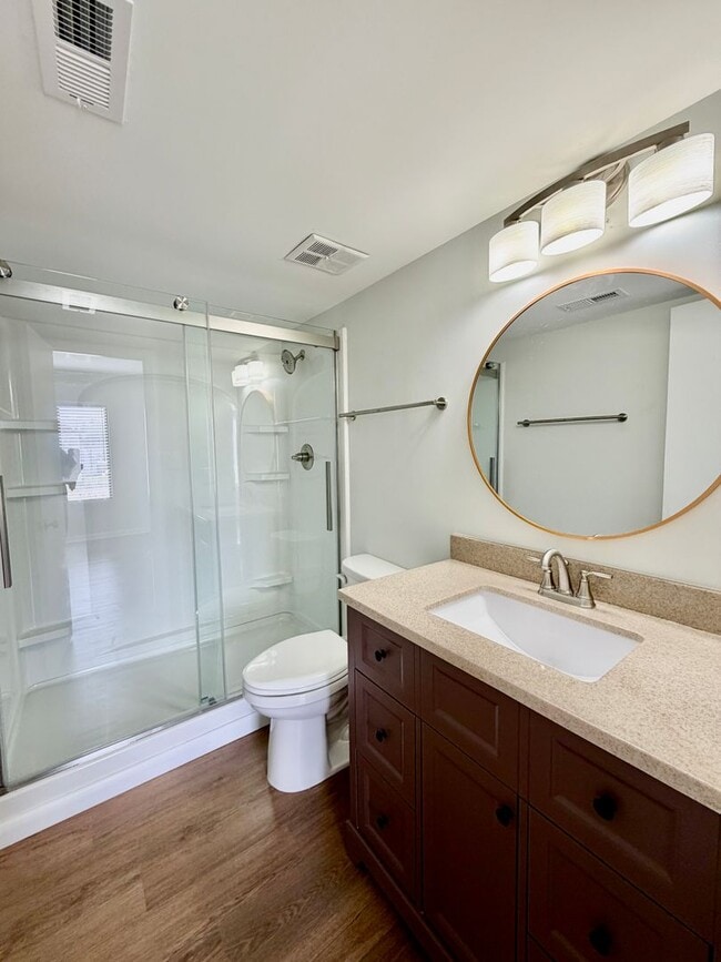 Building Photo - Five Points / USC Campus