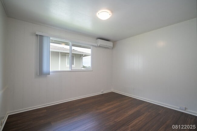 Building Photo - UPGRADED 4BR 2BA House in MANOA with SPLIT...