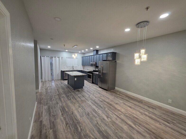 Building Photo - 5521 Enrico Blvd