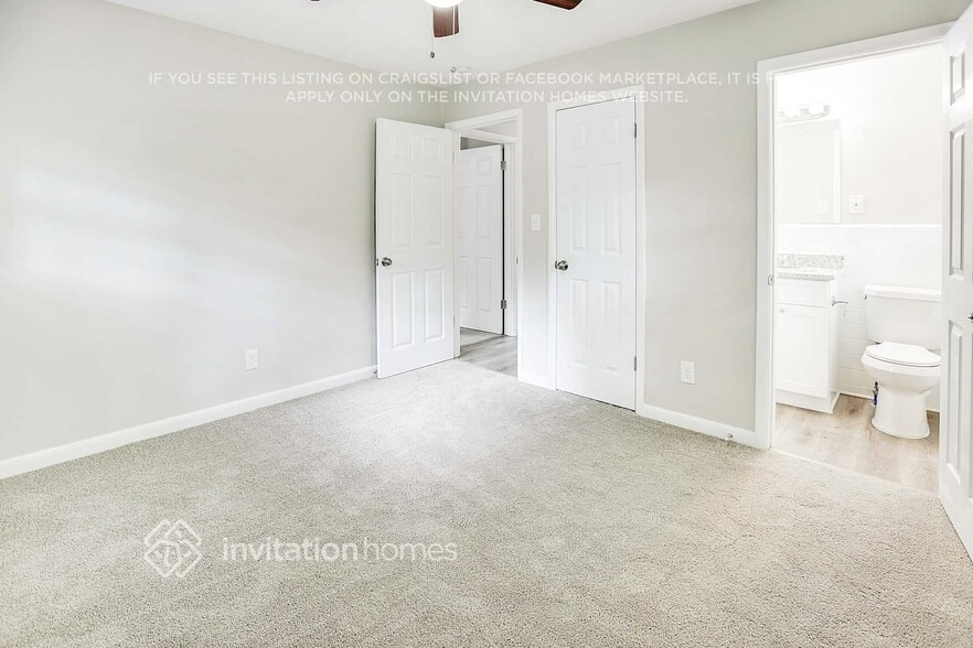 Building Photo - 3582 Highwood Dr SW