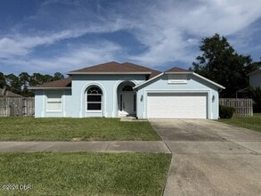 Building Photo - 16 Fernmeadow Ln