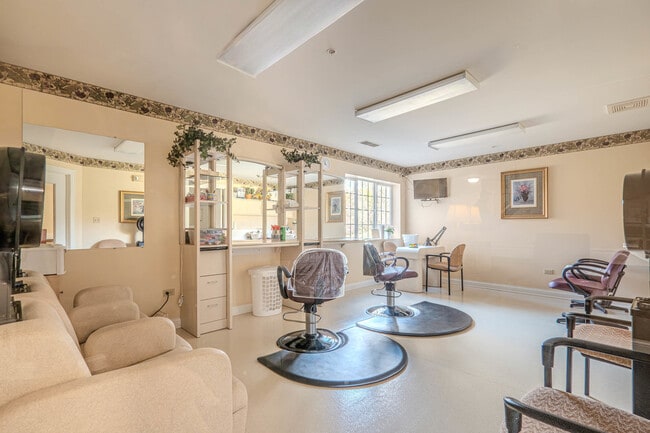 Building Photo - 801 N McLean Blvd