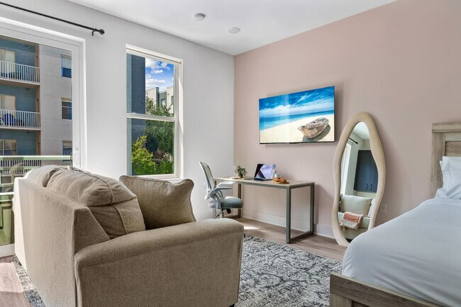 Building Photo - 617 N 12th St