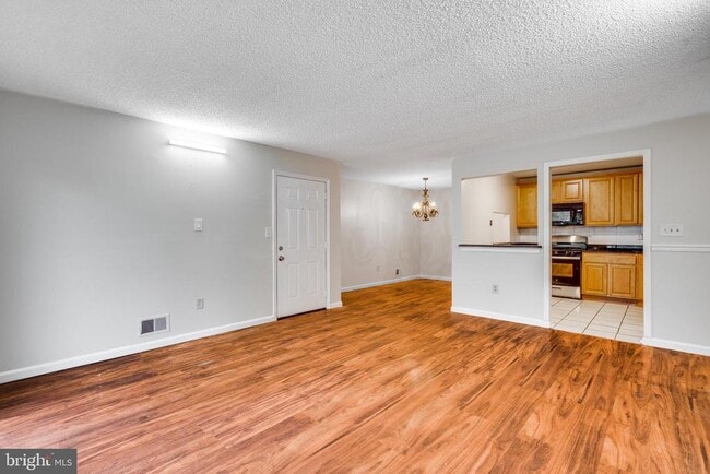 Building Photo - 38 Holly Ct