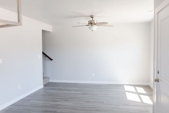 Building Photo - Townhomes at Jericho