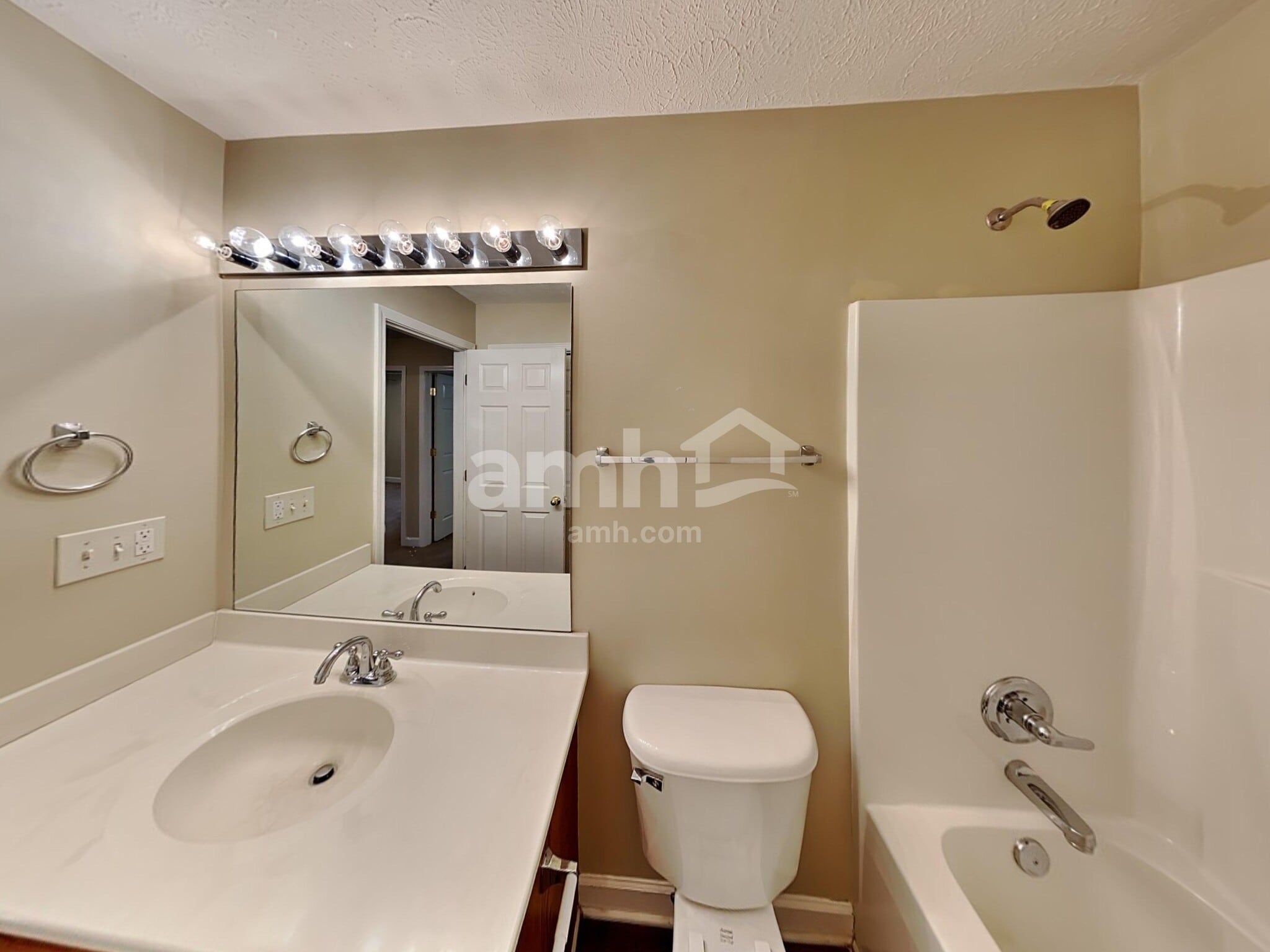 Building Photo - 533 Scotts Creek Trl