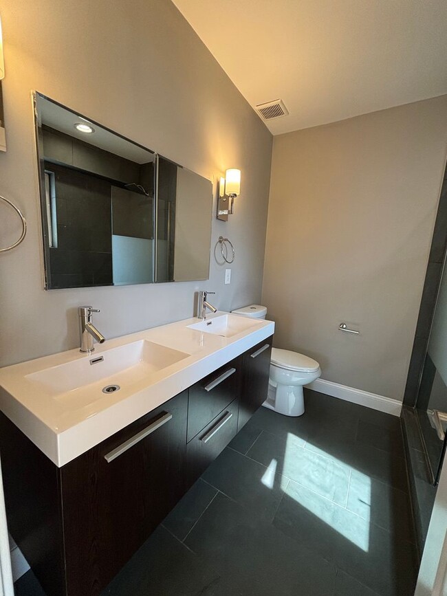 Building Photo - Gorgeous 4 Bedroom house with Three Roof-D...