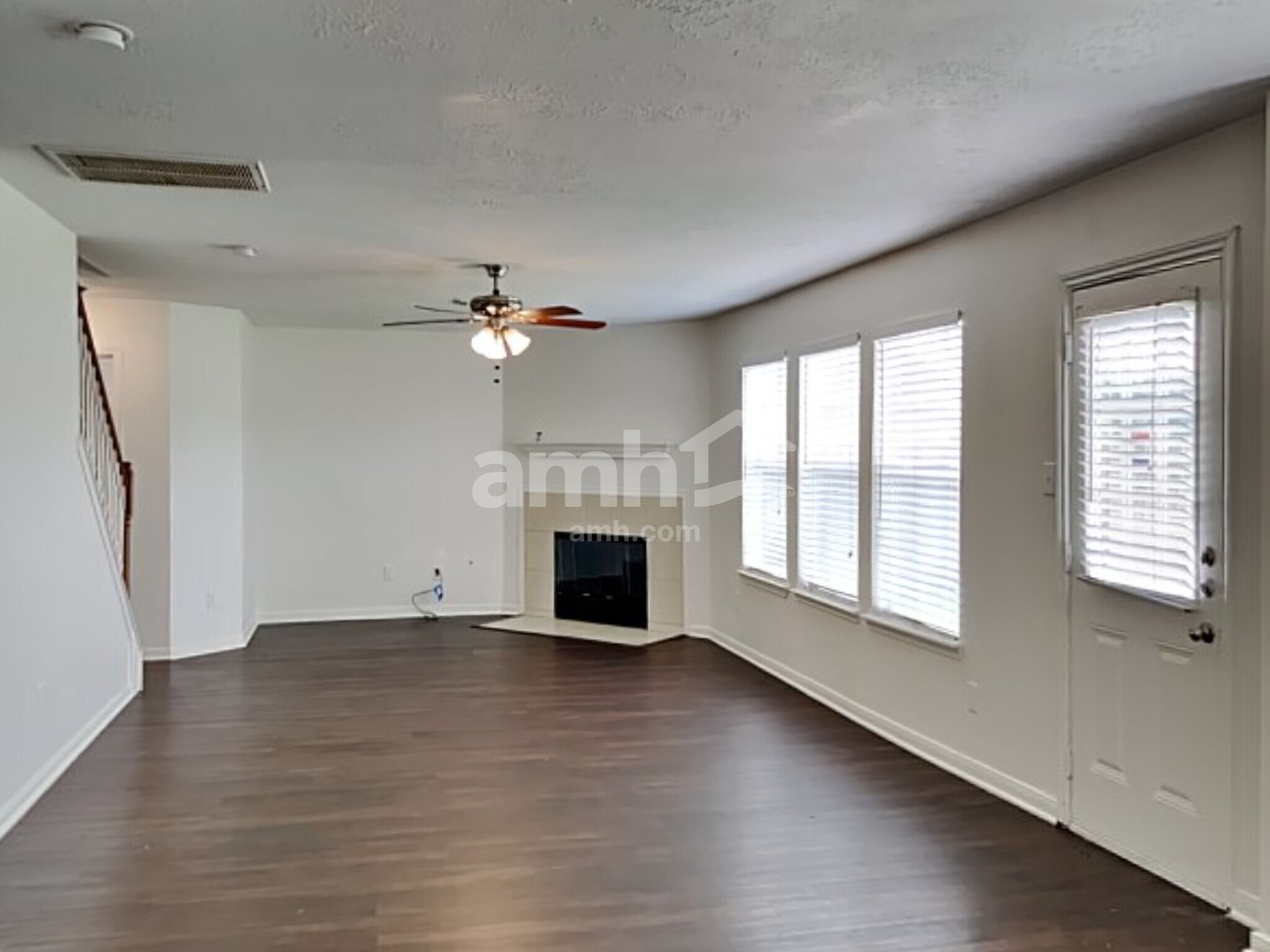 Building Photo - 9423 Eaglewood Spring Dr