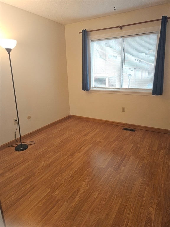 Building Photo - 19 Meadowood Dr