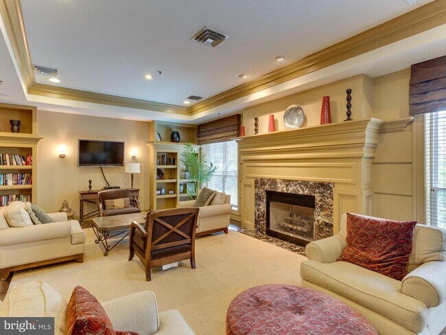 Building Photo - 4850 Eisenhower Ave