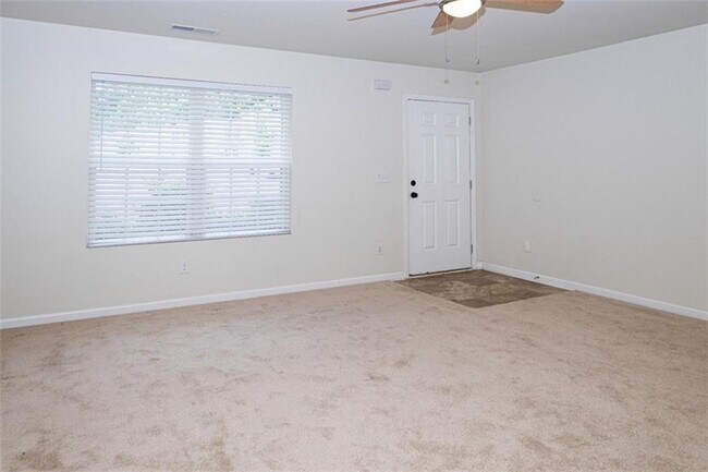 Building Photo - 5600 Laurel Ridge Dr