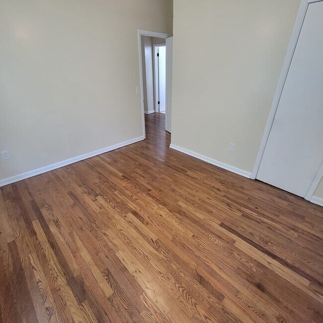 Building Photo - Mitchell