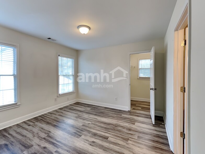 Building Photo - 956 Chippewa Oak Dr