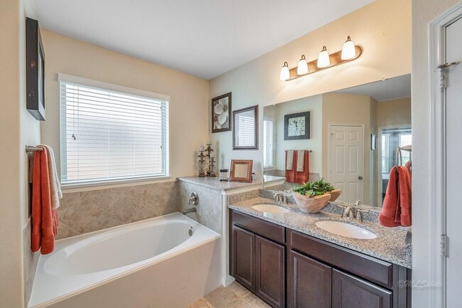 Building Photo - 27519 Gracefield Ln