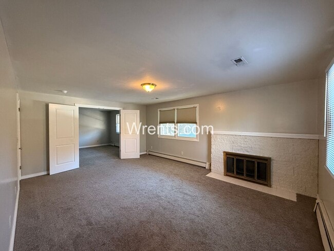 Building Photo - Spacious 6-Bedroom Home with Pool & Multiple Fireplaces – Great Northside Location!