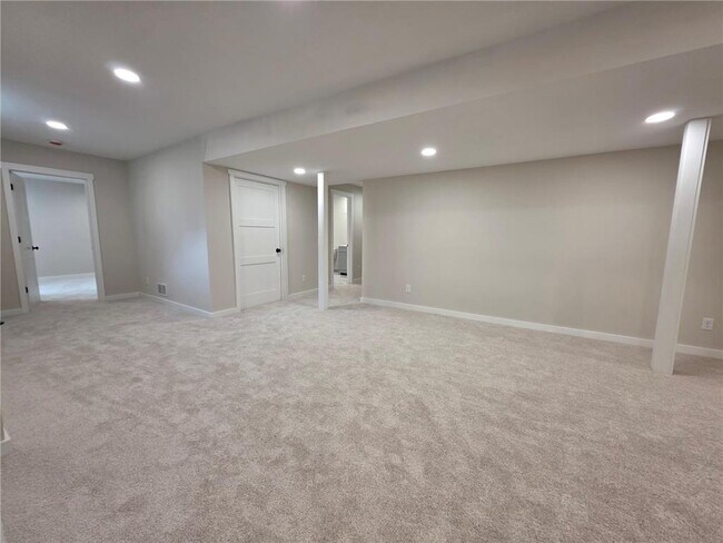 Building Photo - 8301 Lawndale Ln N