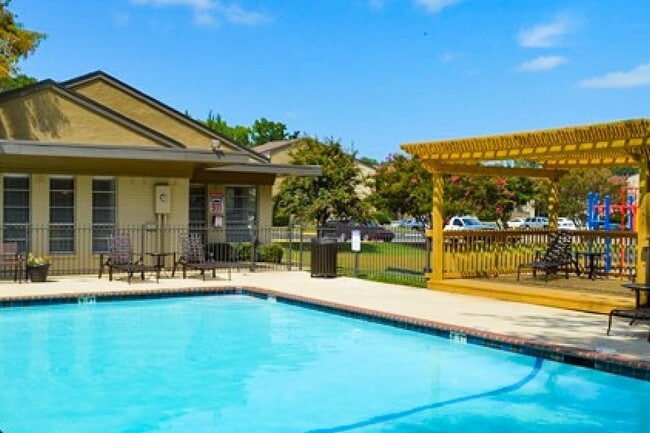 Building Photo - The Fairways Apartments